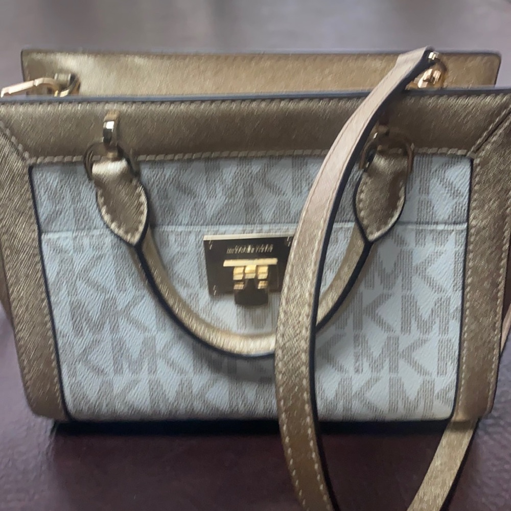 Michael kors crossbody